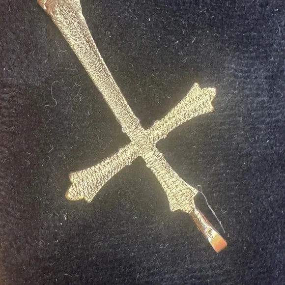 Yellow Gold 1.5” cross necklace pendant - Picture 13 of 13